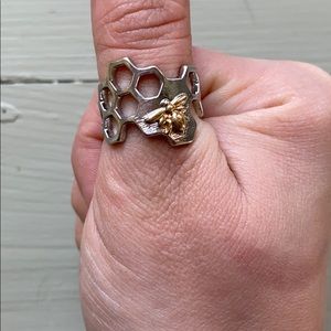 Honeybee ring